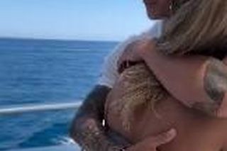 Wybuch namiętności! Małgorzata Rozenek i Radek Majdan pokazali, jak robią to na jachcie! Ciuszki spadały jeden po drugim...