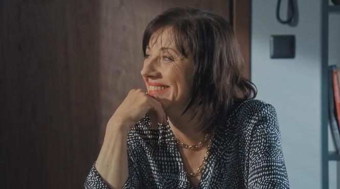 M jak miłość odc. 1525 po wakacjach 2020. Iwona Kryńska (Hanna Śleszyńska)