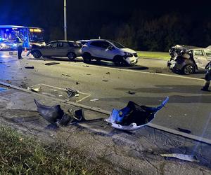 Warszawa. Pijany obywatel Ukrainy spowodował poważny wypadek. Zderzyły się cztery samochody osobowe