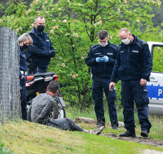 Pijany motocyklista uciekł przez las. Złapała go policja