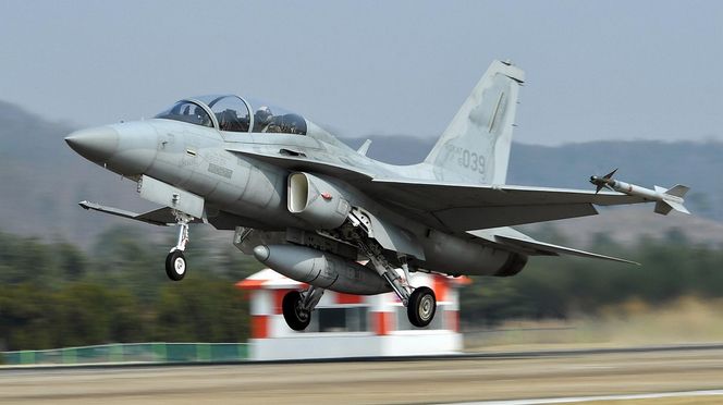 FA-50 i pociski Taurus