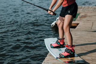 Gratka dla miłośników sportów wodnych. Jeden z najdłuższych wyciągów w Polsce zaczyna sezon. Znamy cennik