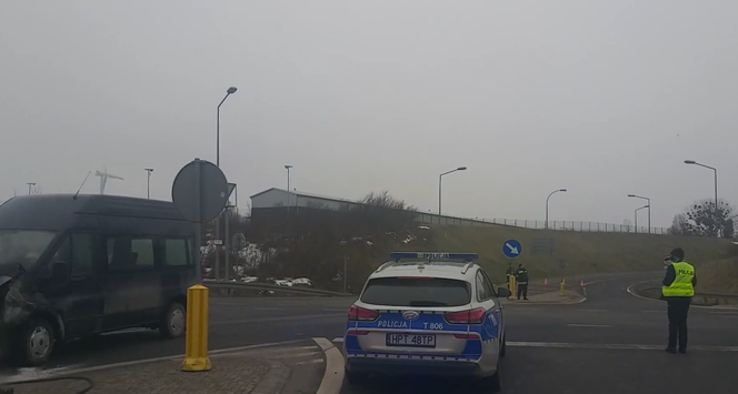 Wypadek na obwodnicy Olecka. Zderzyły się dwa samochody osobowe