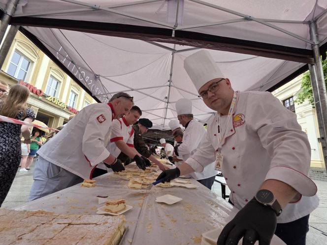 Rzeszów Najdłuższa Kremówka w Polsce