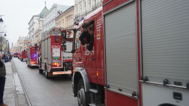 Wielka Szarża w centrum Łodzi. Oddziały konne przeszły przez Piotrkowską