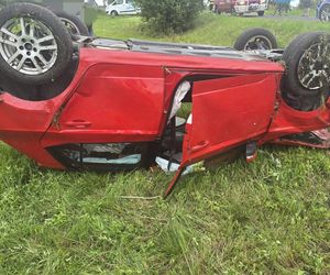 Tragiczna seria pod Wyszkowem. Trzy wypadki i dachowanie. Są ranni