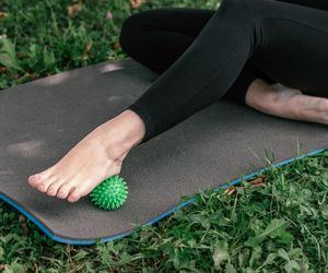 Obrzęki mogą być skutkiem różnych schorzeń. Jak się od nich uwolnić?