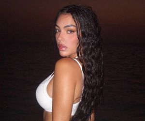 Narzeczona Cristiano Ronaldo w skąpym stroju biegała po plaży