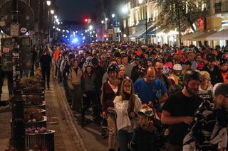 Nightskating Warszawa 2024. Rusza nowy sezon. Kiedy najbliższy przejazd? Jaka trasa? 