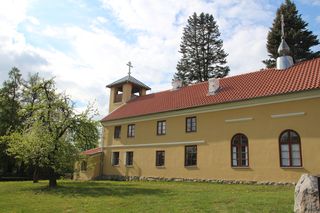 Ta wieś na Mazurach to prawdziwa perła! Poznaj jej niezwykłą historię i zabytki