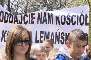 Wierni z Jasienicy przyjechali bronić księdza Lemańskiego