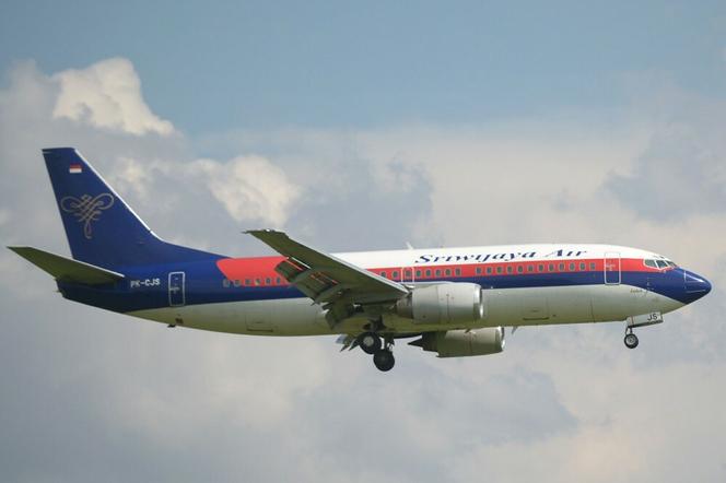 Boeing 737 zniknął z radaru podczas lotu w Indonezji