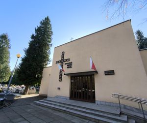 Słoneczna pogoda sprzyjała. 32. Kwesta Na Odnowę Zabytków Starego Cmentarza w Tarnowie