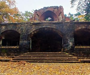 Porządkowanie terenu wokół wieży Quistorpa