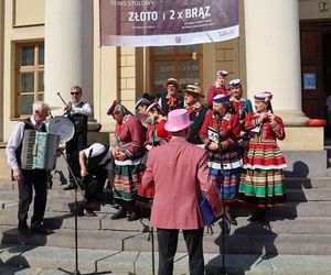 W centrum Lublina królował róż! Przez miasto przeszedł Marsz Różowej Wstążki