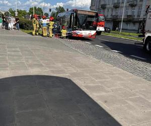 Częstochowa. 13-latka potrącona przez autobus. Została przetransportowana do szpitala 