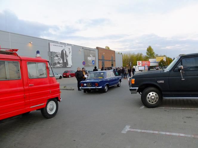 Ścigali się, kto...wolniejszy. To jedna z konkurencji I Zlotu Pojazdów FSC i PRL, który odbył się w Lublinie