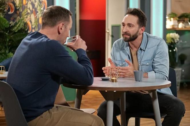 Pierwsza miłość, odcinek 3828. Janek (Maciej Mikołajczyk), Arek (Dariusz Wieteska)