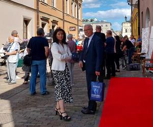 Odsłonięcie tablicy Krzesimira Dębskiego w Zamojskiej Alei Sław