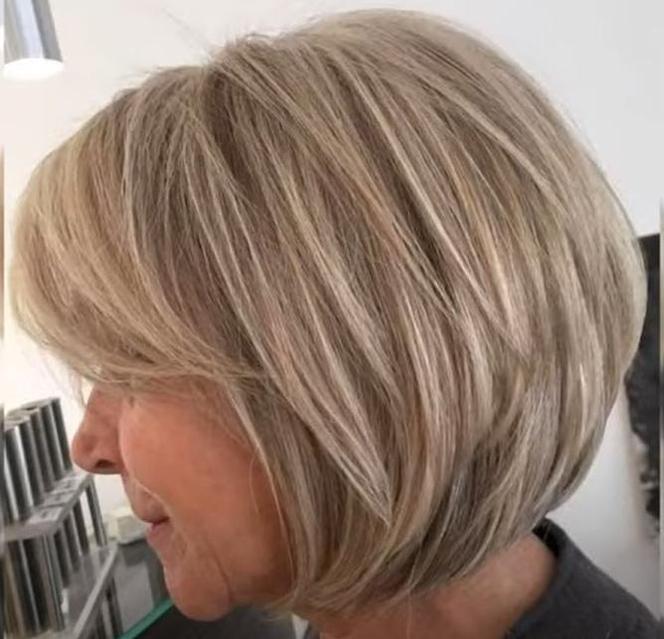 Najlepsze fryzury 2023 na blond włosy dla kobiet po 60-tce