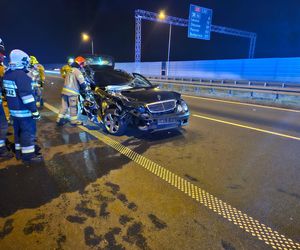 Groźna kolizja na S5 koło Leszna. Mercedes rozbity