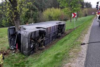 Wypadek autobusu pod Siedlcami. Droga zablokowana, są ranni
