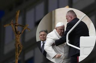 Wiemy, kiedy papież wyjdzie ze szpitala! Kuracja dożylna pomogła. Co dokładnie mu jest?