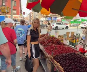Gwiazda Królowych Życia ruszyła na podbój USA! Tak się bawi z mężem i córką