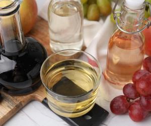 Ocet lawendowy wspomaga trawienie i odporność. Naturalny sposób na zdrowie [Przepis]