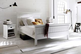Białe łóżko (źródło: www.seart.pl)