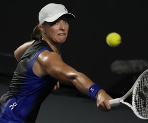 Iga Świątek - Jelena Rybakina RELACJA NA ŻYWO Światowa Liga Tenisa Abu Zabi Świątek Rybakina WYNIK NA ŻYWO Relacja live 