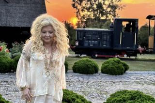 Magda Gessler w luksusowych sandałach ukrywa haluksy