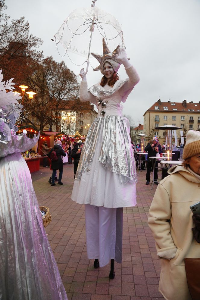 Tyski Jarmark Bożonarodzeniowy trwa w najlepsze. Znakomite koncerty i wyjątkowa atmosfera ZDJĘCIA