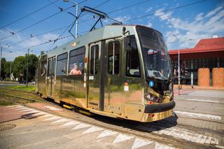 Nie pociąg, ale też złoty! Tajemniczy tramwaj jeździ ulicami Gdańska! [ZDJĘCIA]