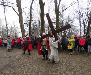 Misterium Męki Pańskiej na kalwaryjskim wzgórzu w Piekarach Śląskich