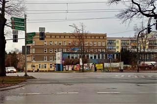 Drogowskaz w centrum Szczecina wskazuje błędne kierunki