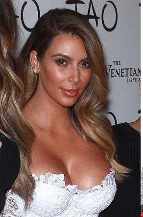 Kim Kardashian - pierścionek zaręczynowy