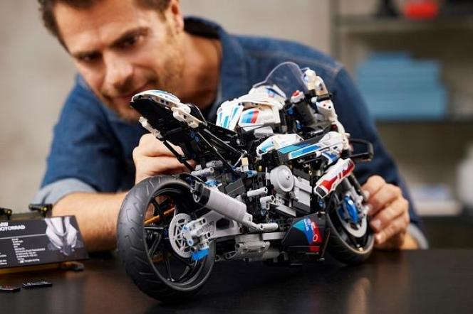 LEGO Technic BMW M 1000 RR — 42130