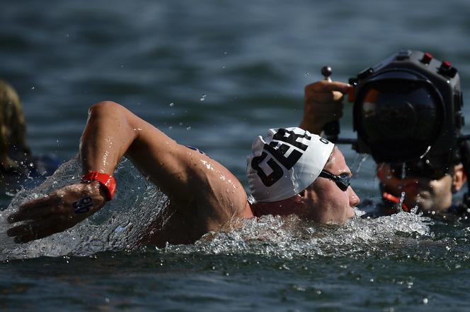Pływackie MŚ. Nie zdobył złota w basenie, ale kosi na Balatonie. Florian Wellbrock wypływa na bohatera 