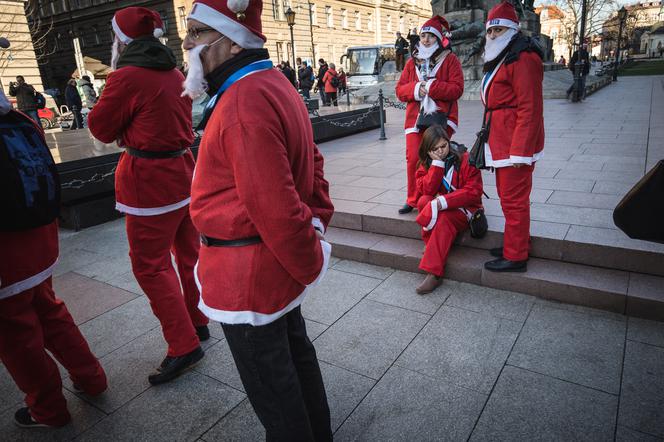 Mikołaje opanowały krakowski Rynek!