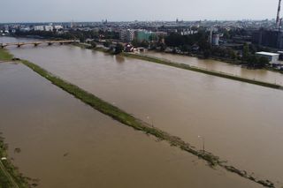 Walka o wrocławskie osiedla nad Odrą i Oławą. Mieszkańcy do późnych godzin nocnych bronili dobytku