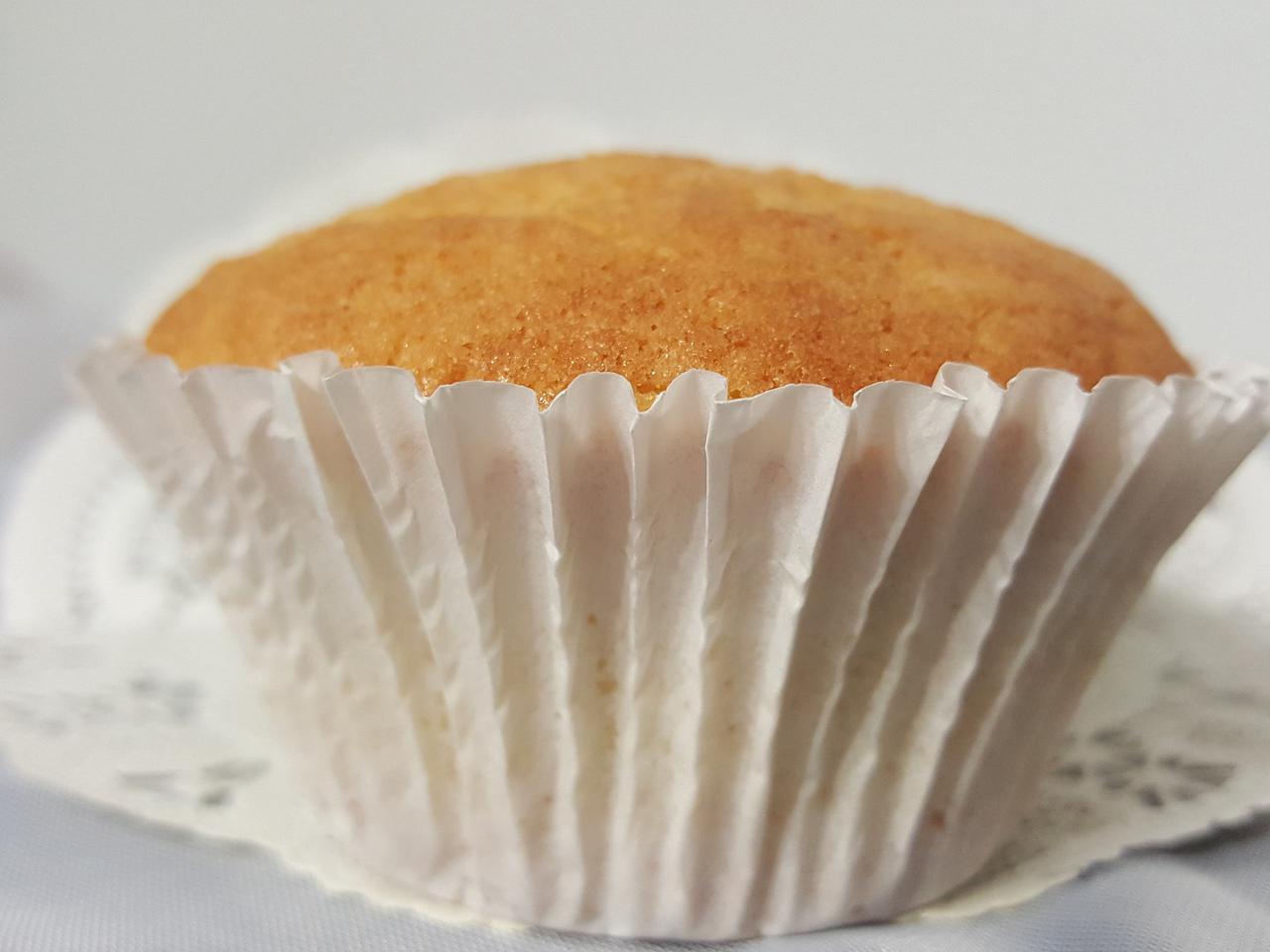 Muffinki z fetą i oliwkami: przepis na wytrawną przekąskę