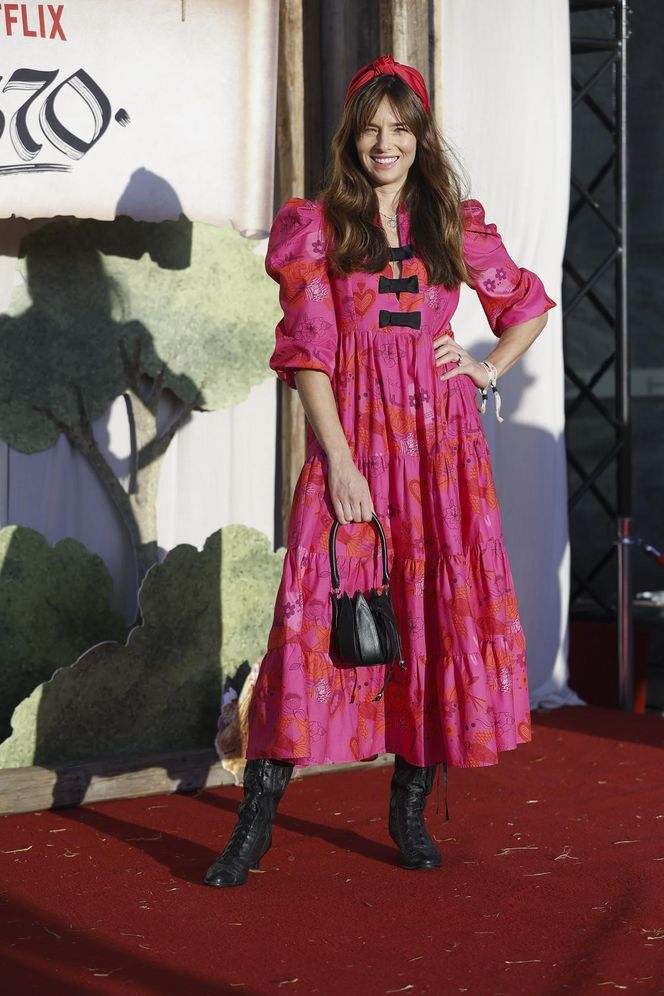 Premiera serialu "1670"! Herman w gorsecie, kwiecista Dębska i Byczkowska w białych majtkach