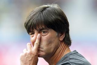 Joachim Loew PRZEPRASZA za grzebanie w gaciach! To wynik adrenaliny