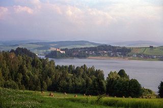 AI wybrała najpiękniejsze miejscowości nad jeziorami w Małopolsce. Tak wygląda TOP 10