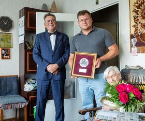 100-letnia pani Bernadetta zdradza swój sekret długowieczoności! To zaskoczy niejednego