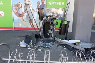 Ktoś wysadził bankomat w Toruniu. Policja prosi o pomoc świadków