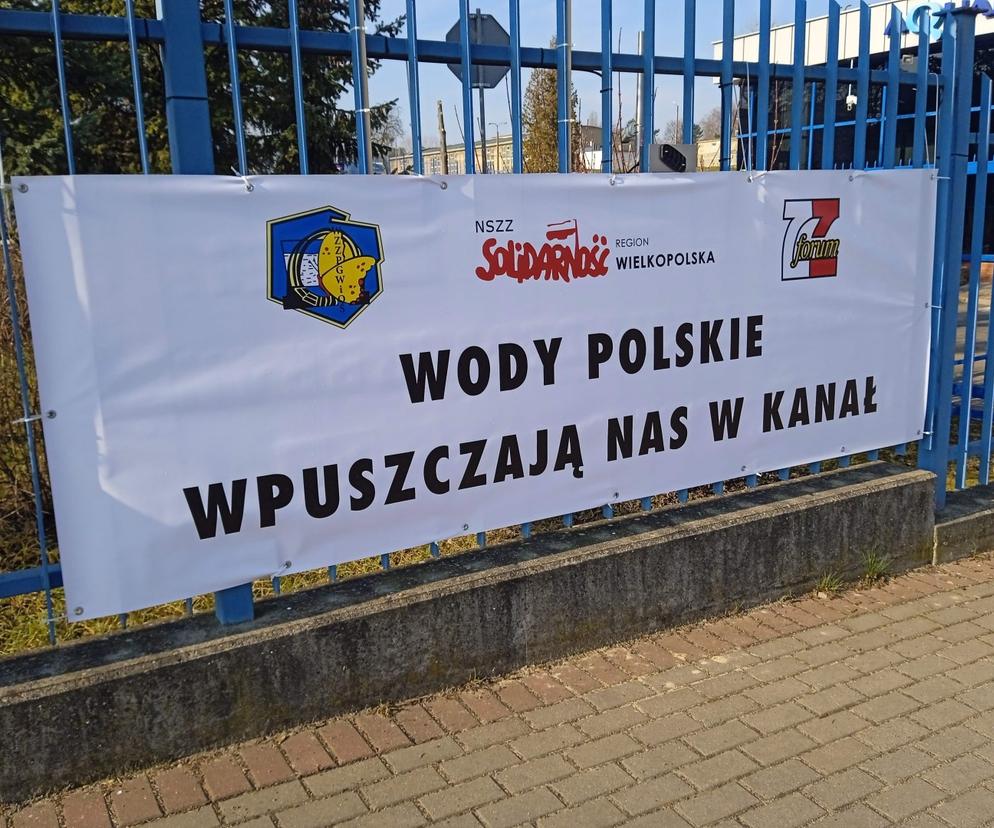 Protest pracowników wodno-kanalizacyjnych w Aquanet