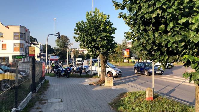 Wypadek na skrzyżowaniu w Kraśniku. 68-latek trafił do szpitala