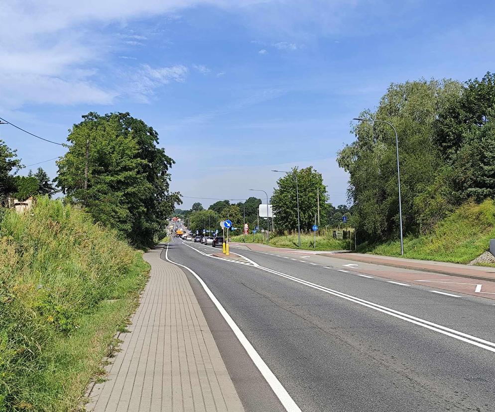 Kalisz. Służby kontrolują stan techniczny drogi. Wraca ruch dwukierunkowy na ul. Łódzkiej